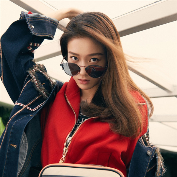 Ochelari moderni de dama cu lant in diferite culori