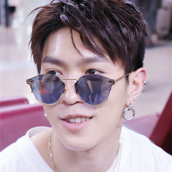 Ochelari moderni de dama cu lant in diferite culori