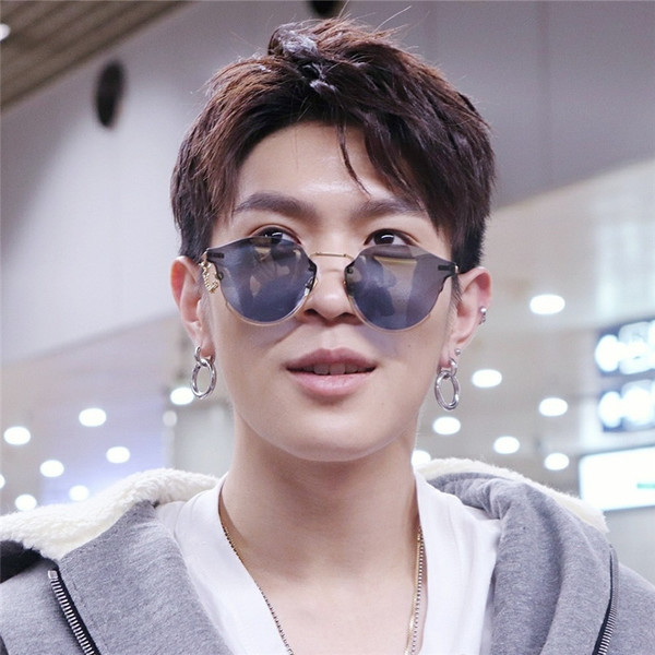 Ochelari moderni de dama cu lant in diferite culori