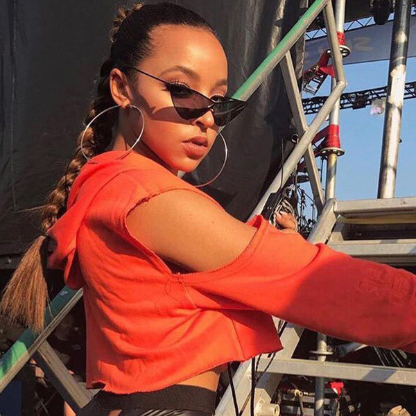 Ochelari de damă stilați și non-standard în diferite culori