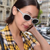 Ochelari moderni de dama cu rame colorate