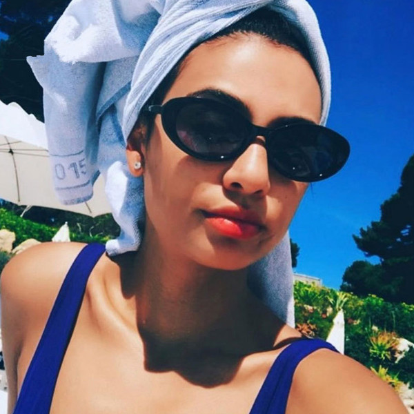 Ochelari moderni de dama cu rame colorate