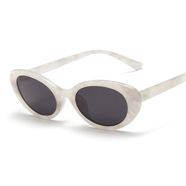 Ochelari moderni de dama cu rame colorate