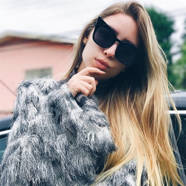 Ochelari patrati eleganti intr-o varietate de culori