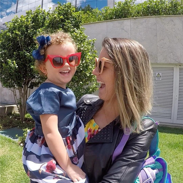 Ochelari patrati eleganti intr-o varietate de culori