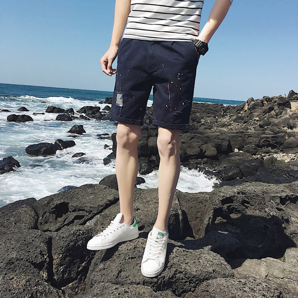 Blugi scurti de barbati rupti in mai multe culori