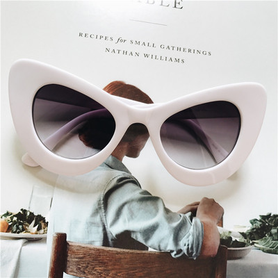 Ochelari de damă non-standard cu rame largi în roșu, roșu și alb