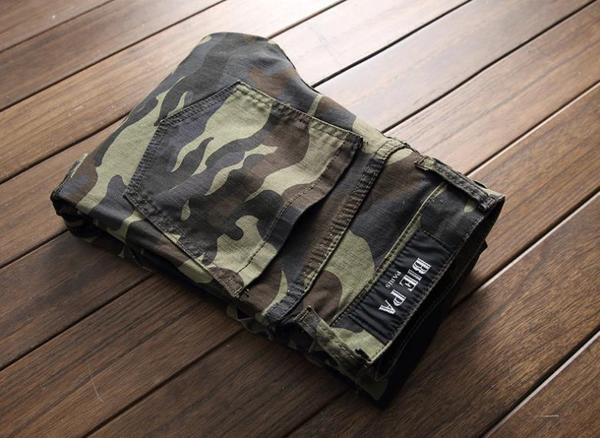 Blugi pentru bărbați cu model de camuflaj potriviti pentru utilizarea de zi cu zi
