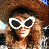 Ochelari de damă boemi non-standard în diferite culori