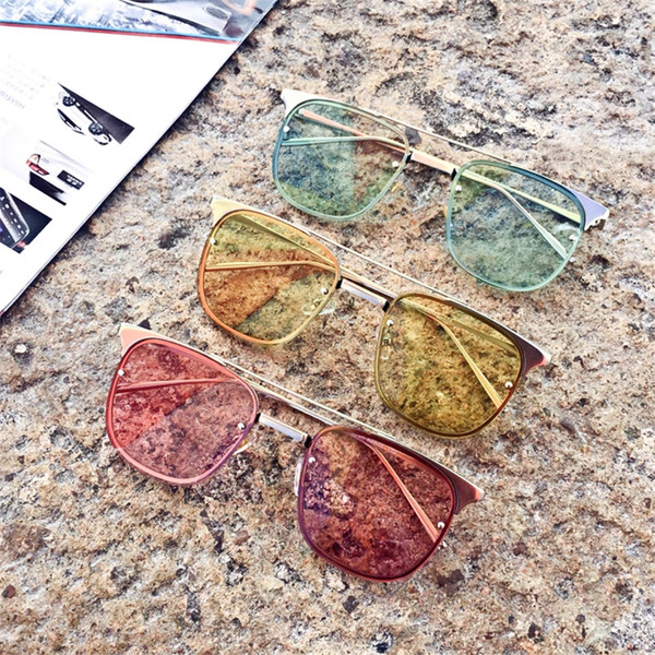 Ochelari de soare de dama cu rame metalice in diferite culori