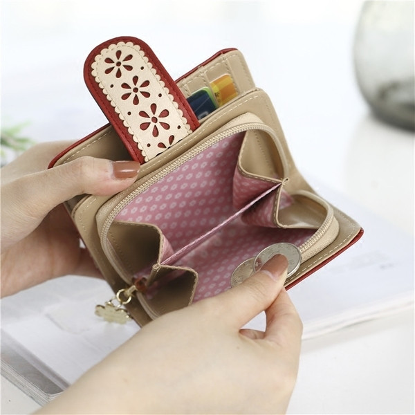 Portofel de dama cu motiv floral