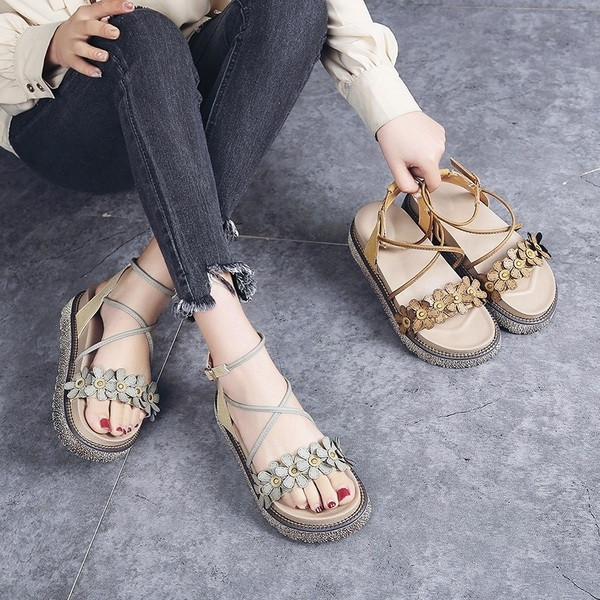 Sandale de dama cu motiv floral si bretele in doua culori