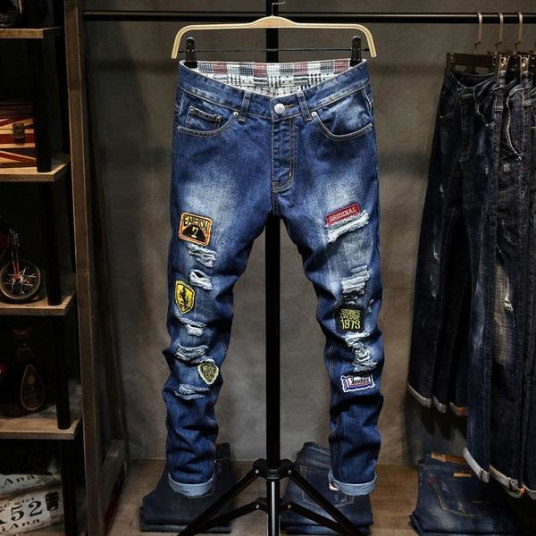 Blugi barbatesti in doua modele cu broderie si petice