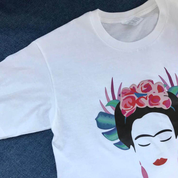 Tricou casual dama alb cu aplicatie si decolteu O