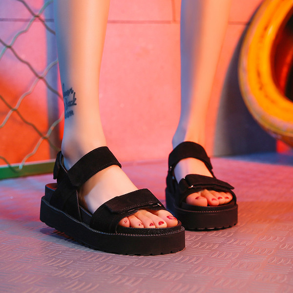 Sandale de dama cu talpa aspra in negru si roz