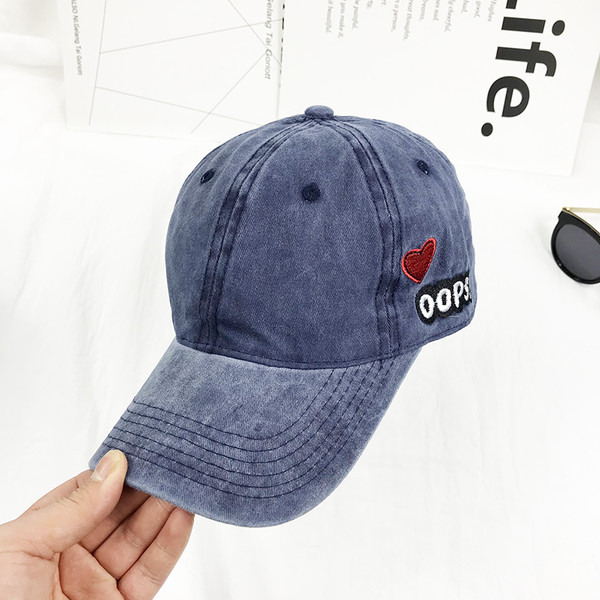 Palarie de dama in diferite culori si cu broderie