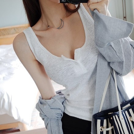 Maieu de dama in doua culori cu decolteu adanc cu nasturi