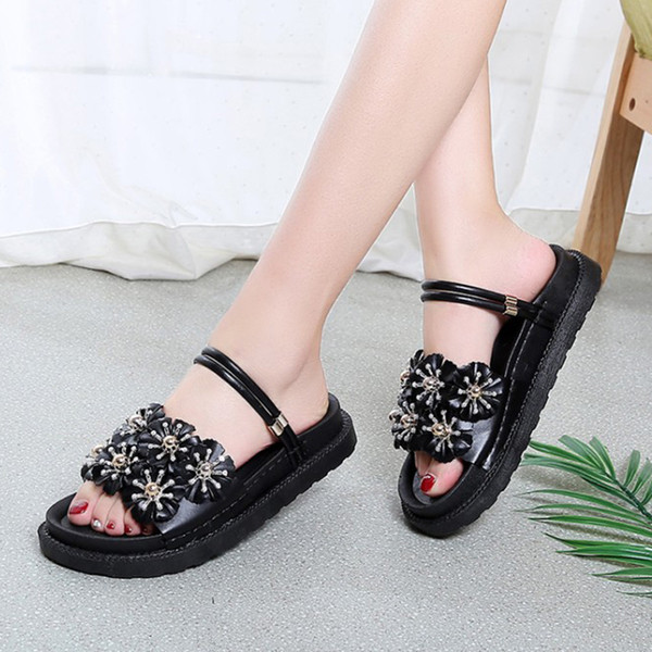 Sandale de damă cu decor 3D în alb. negru și roz