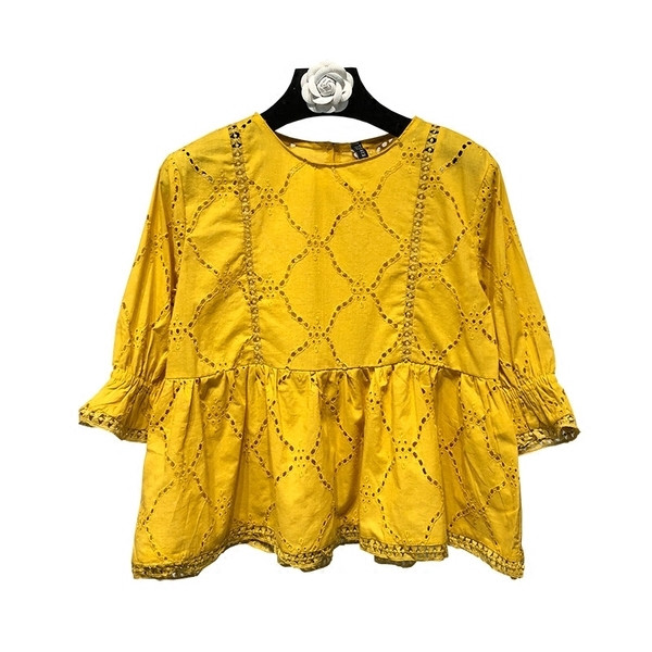 Tricou elegant de dama cu maneci 3/4, in stil liber, de culoare galbena