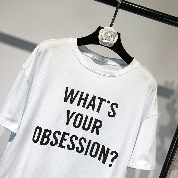 Tricou de damă în stil liber cu inscripție în alb