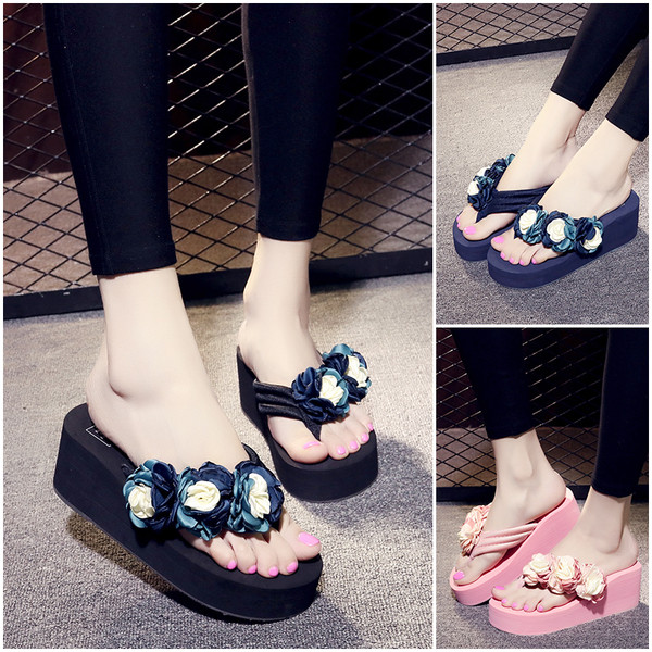 Papuci de damă cu talpă cu platformă plată și decor floral 3D