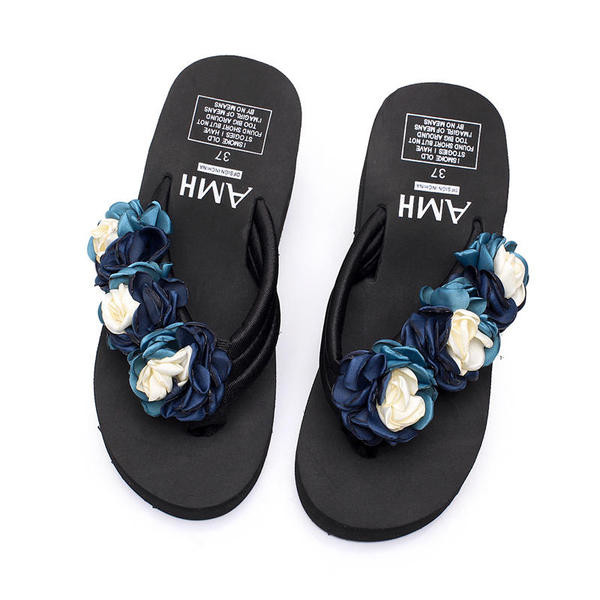 Papuci de damă cu talpă cu platformă plată și decor floral 3D