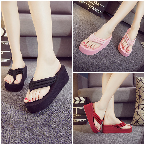 Papuci de dama cu platforma pe platforma intr-un model simplu in diferite culori