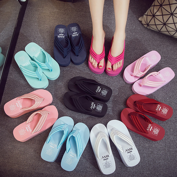 Papuci de dama cu platforma pe platforma intr-un model simplu in diferite culori