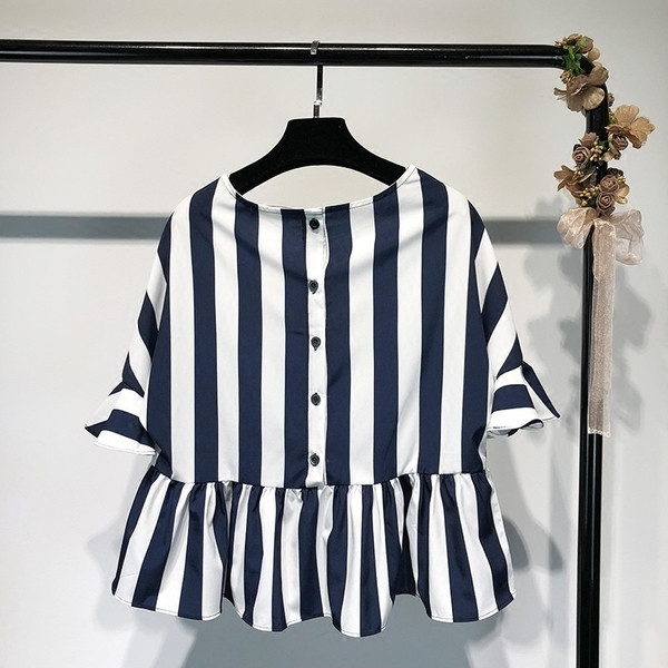 Bluză de damă elegantă cu mâneci și nasturi în dungi 3/4