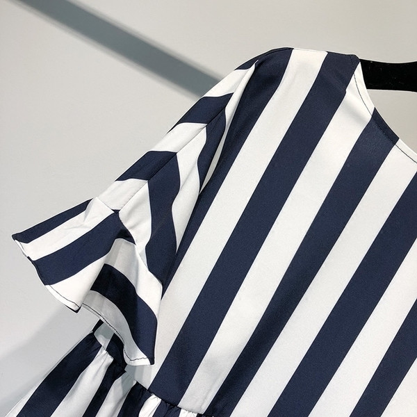 Bluză de damă elegantă cu mâneci și nasturi în dungi 3/4