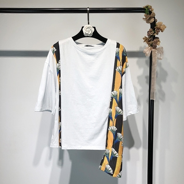 Tricou casual dama de culoare alba cu motiv floral si maneci 3/4