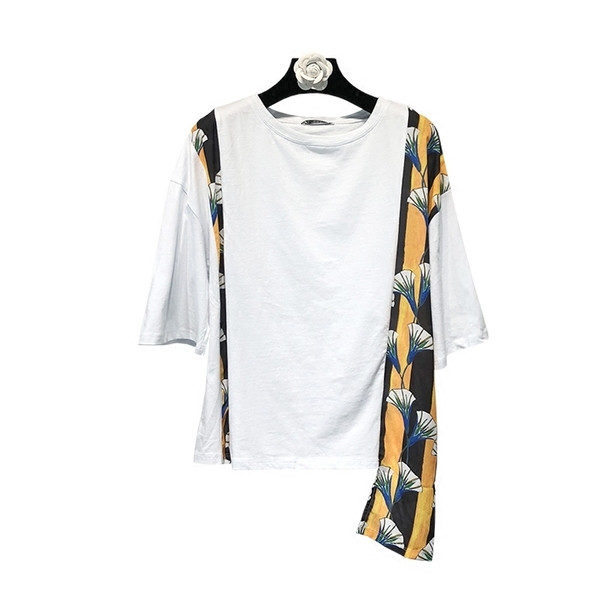 Tricou casual dama de culoare alba cu motiv floral si maneci 3/4