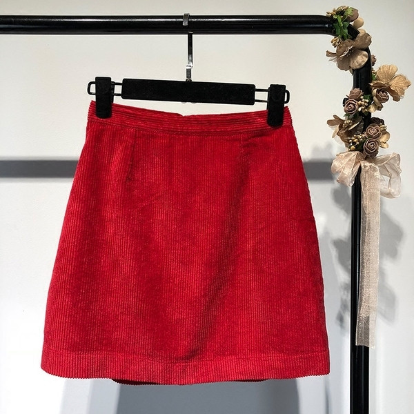 Fusta de dama eleganta in rosu si albastru cu decor cu nituri