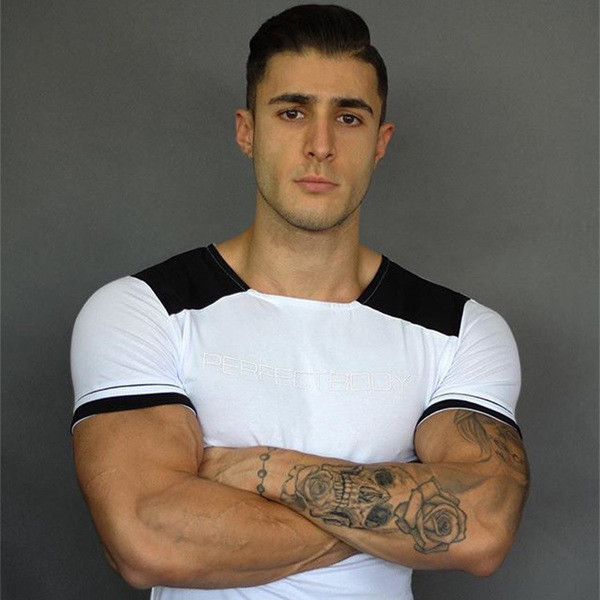 Tricou bărbătesc în două culori cu panglici colorate