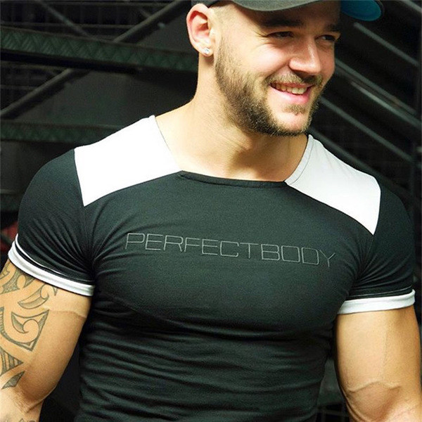 Tricou bărbătesc în două culori cu panglici colorate