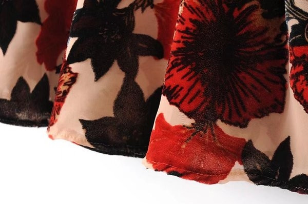 Top de damă elegant cu motiv floral, cu bretele subțiri