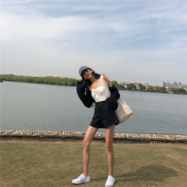 Pantaloni scurti de dama cu talie inalta in trei culori