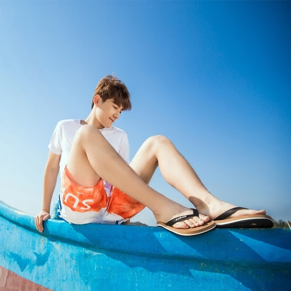 Papuci de plajă pentru bărbați ușori, în diferite culori