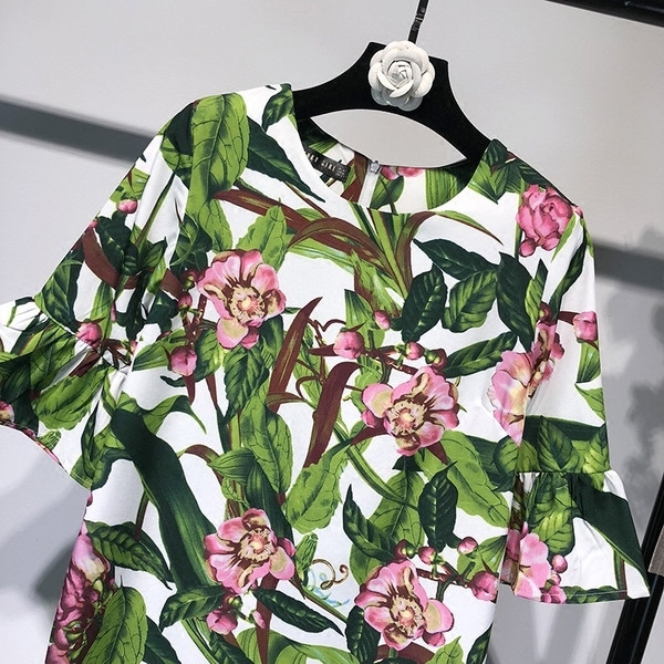 Rochie de dama moderna de vara cu maneci croiate 3/4, in motiv floral