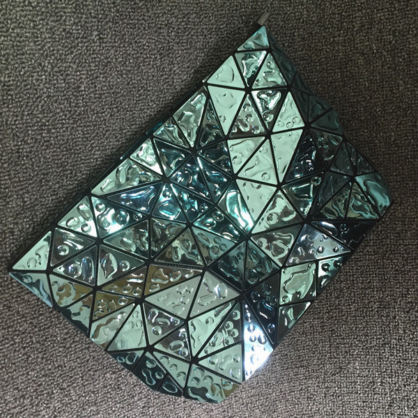 Geanta de dama extravaganta - mai multe modele