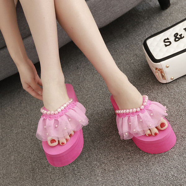 Papuci de dama cu platforma si decorati in mai multe culori