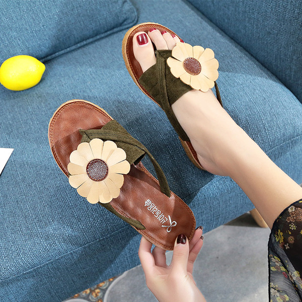 Papuci casual eleganti de dama cu talpa plata si decor 3D, in diferite culori