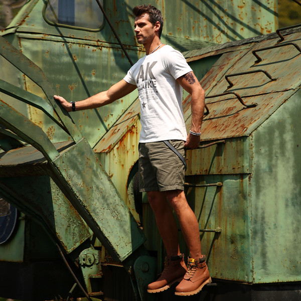 Tricou bărbătesc în diferite culori cu inscripție