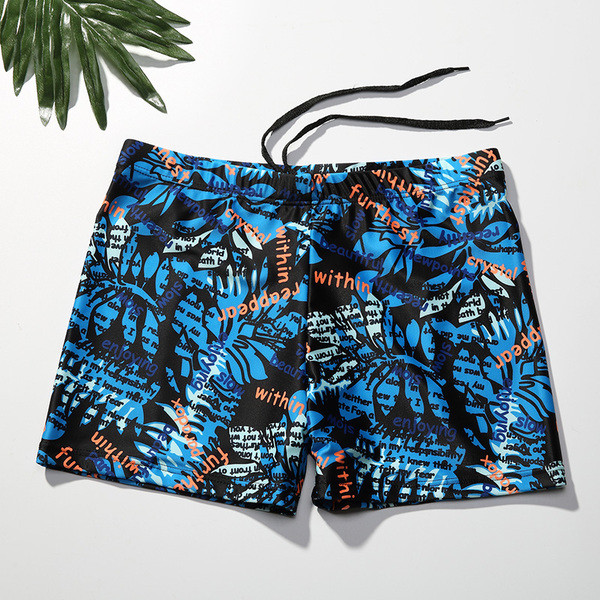 Costume de baie colorate pentru bărbați în diferite culori