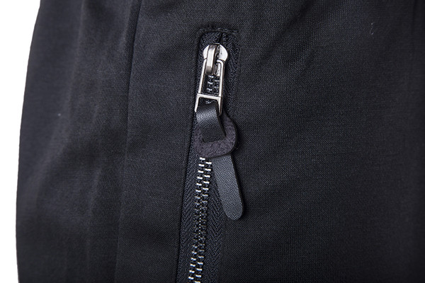 Trening pentru bărbați de culoare neagră cu imprimeu și elemente metalice