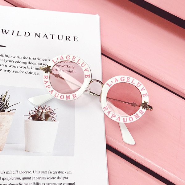 Stílusos gyerek napszemüveg lányoknak több színben felirattal