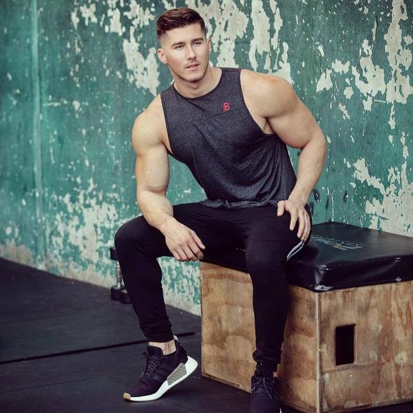 Costum bărbătesc subțire în trei culori cu margini laterale