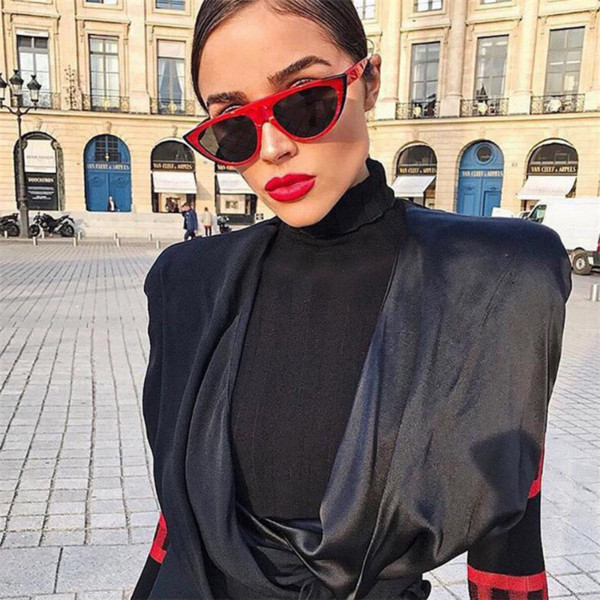 Ochelari de pisică eleganti pentru femei în mai multe culori