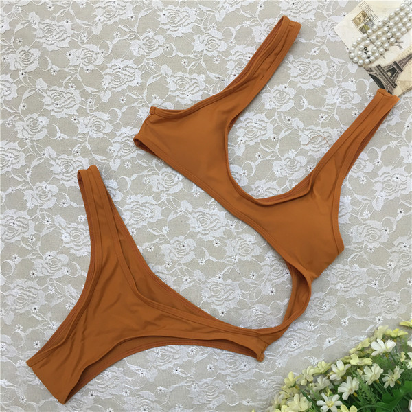 Costum de baie modern pentru femei în diferite culori - un model interesant