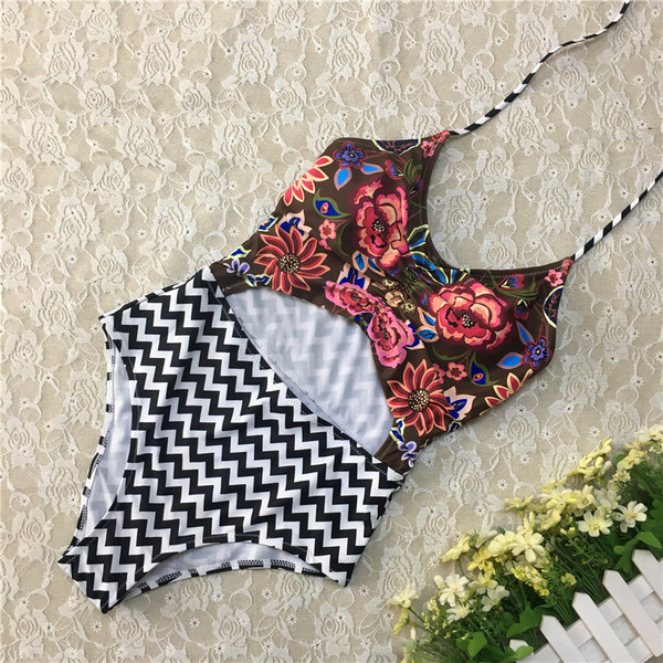 Costum de baie complet de damă cu decupaje și imprimeu